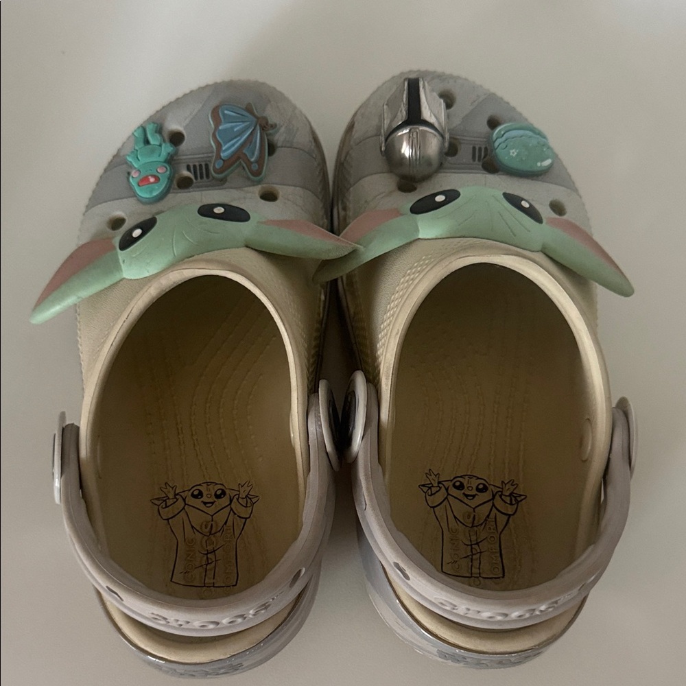 Kids Star Wars Themed Crocs sz 12 - Picture 4 of 4